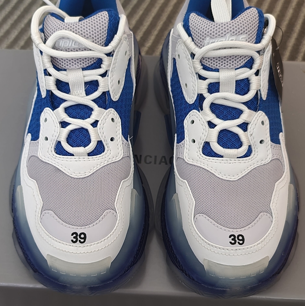 ๐ฆ๐ HP ๐๐ฆ NWT Balenciaga Triple S Sneakers - Picture 9 of 10